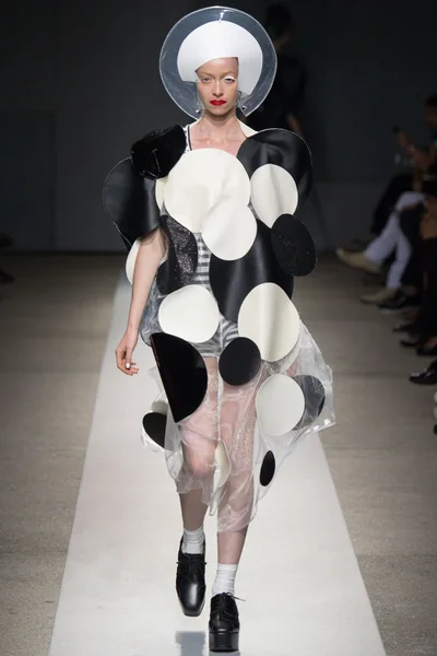 Look 2